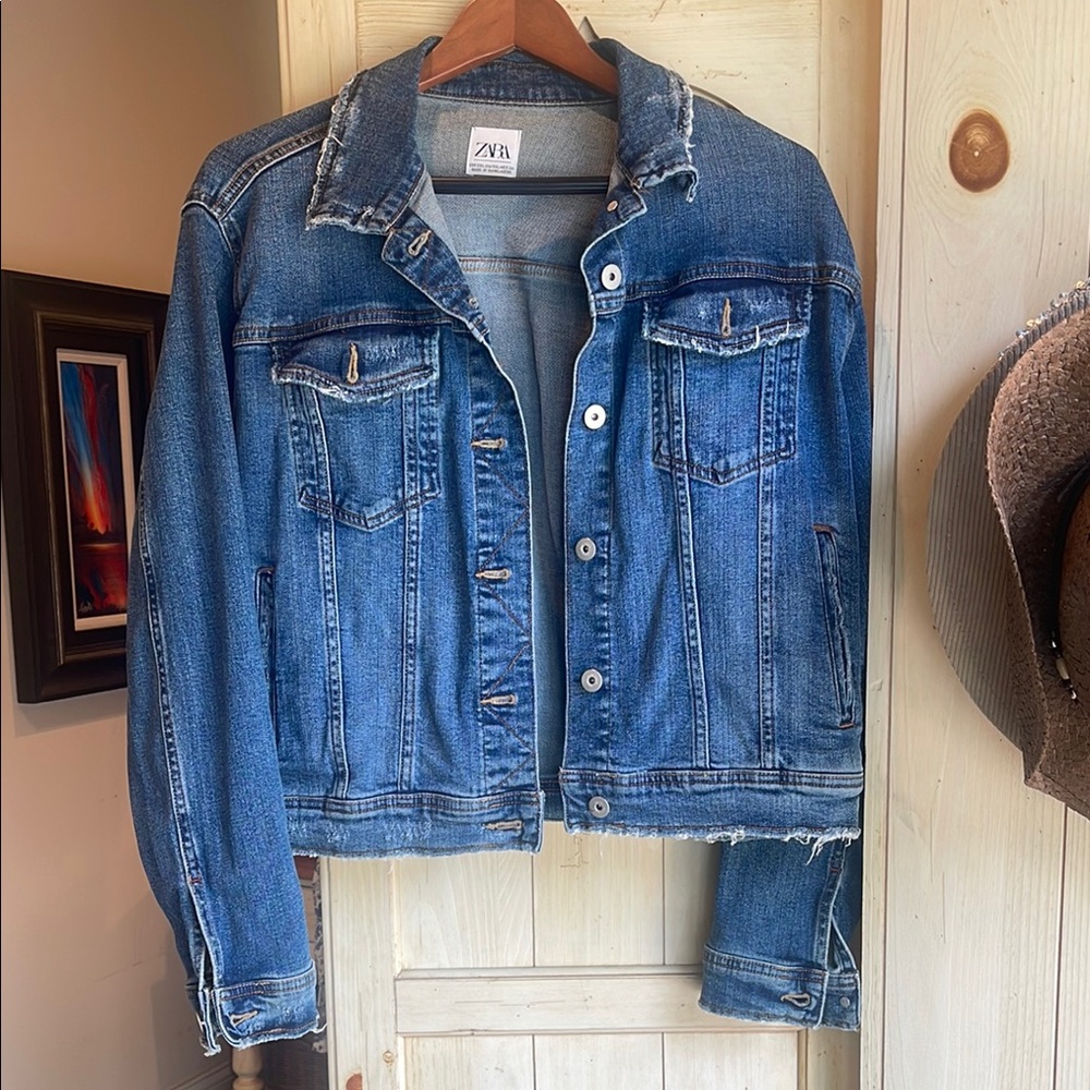 Zara Blue Jean Jacket Cropped Fitted Design